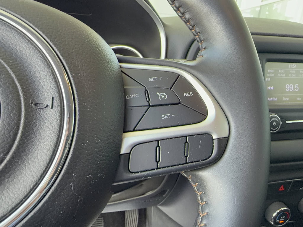 Used 2018 Jeep Compass Latitude FWD image 25