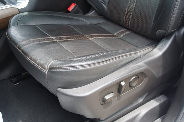 Used 2023 Chevrolet Silverado 1500 High Country w/ High Country Premium Package AWD/4WD image 18