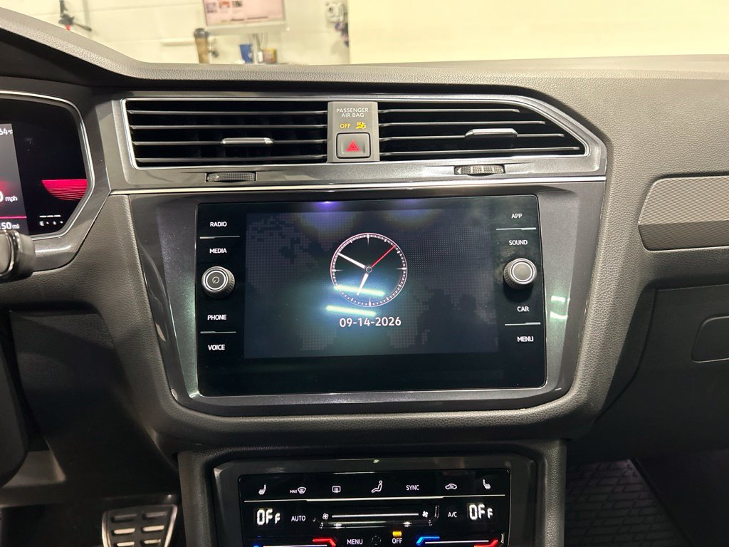 Used 2022 Volkswagen Tiguan SE R-Line AWD/4WD image 18