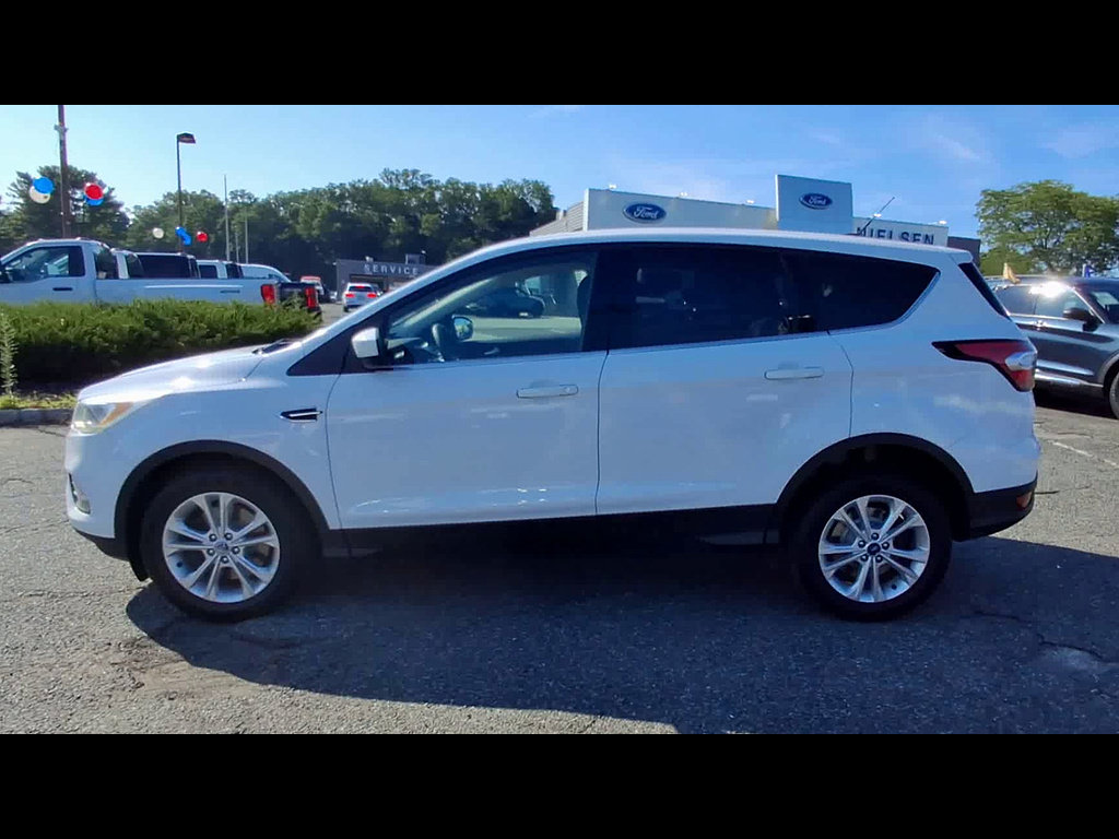 Certified 2017 Ford Escape SE w/ SE Cold Weather Package AWD/4WD image 5