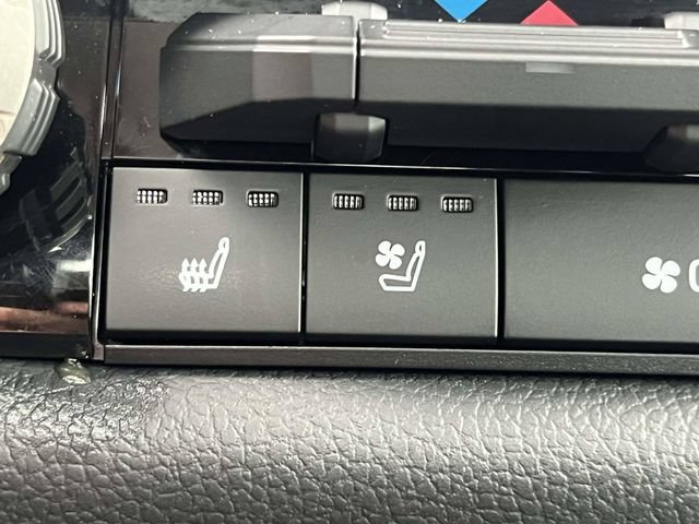 Used 2022 Toyota Tundra TRD Pro AWD/4WD image 31