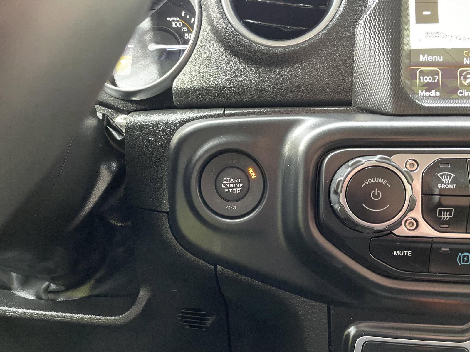 Used 2022 Jeep Wrangler Unlimited Sahara w/ Cold Weather Group AWD/4WD image 25