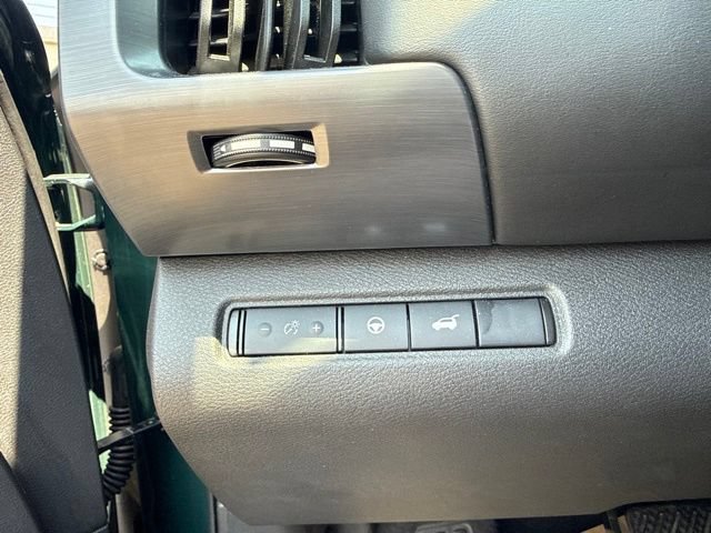 Used 2025 Nissan Pathfinder SL AWD/4WD image 18