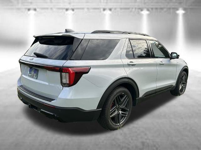 Certified 2026 Ford Explorer ST-Line w/ ST-Line Street Pack RWD image 5
