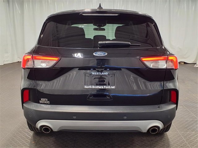 Certified 2020 Ford Escape SE image 3