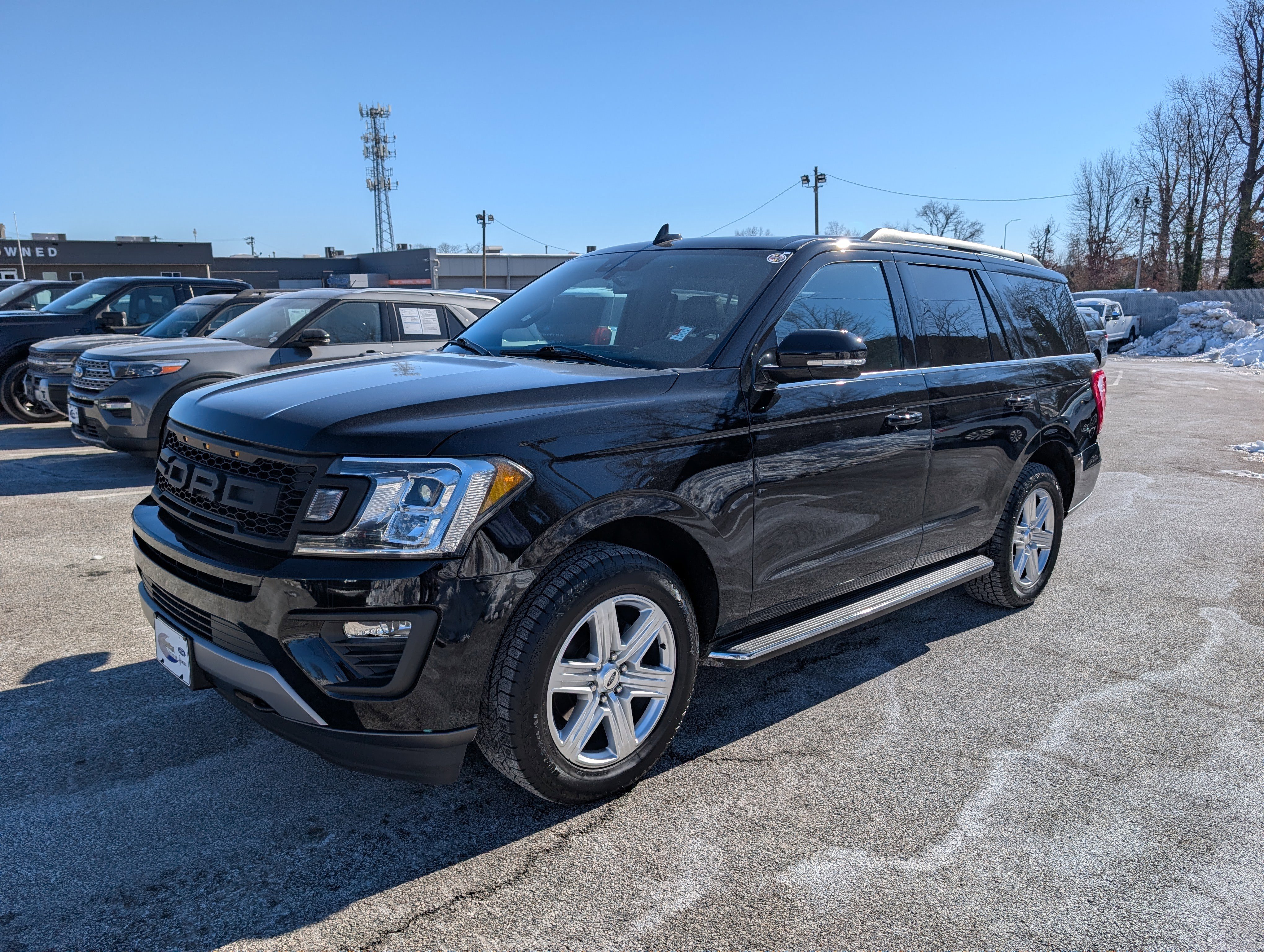 Certified 2020 Ford Expedition XLT w/ Equipment Group 202A image 2