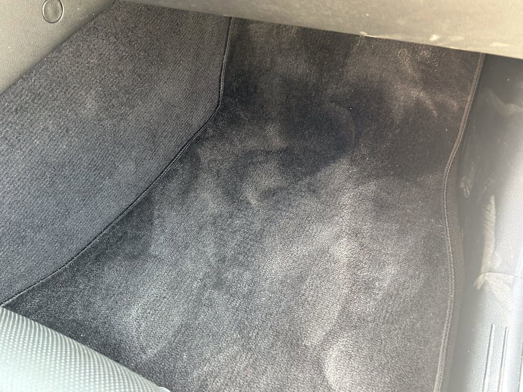 Used 2025 Genesis G70 2.5T image 18