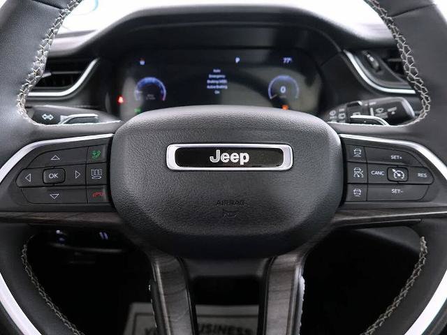 Used 2024 Jeep Grand Cherokee Limited AWD/4WD image 21