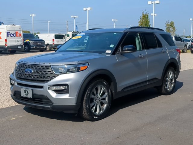Certified 2023 Ford Explorer XLT w/ Equipment Group 202A AWD/4WD image 7