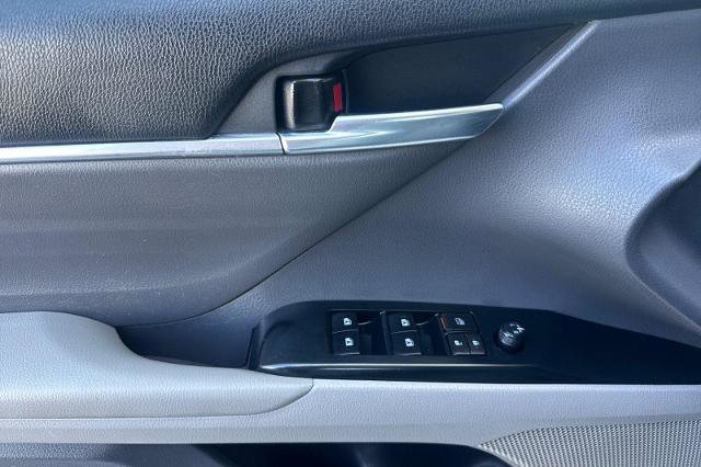 Used 2018 Toyota Camry SE w/ Audio Package FWD image 9