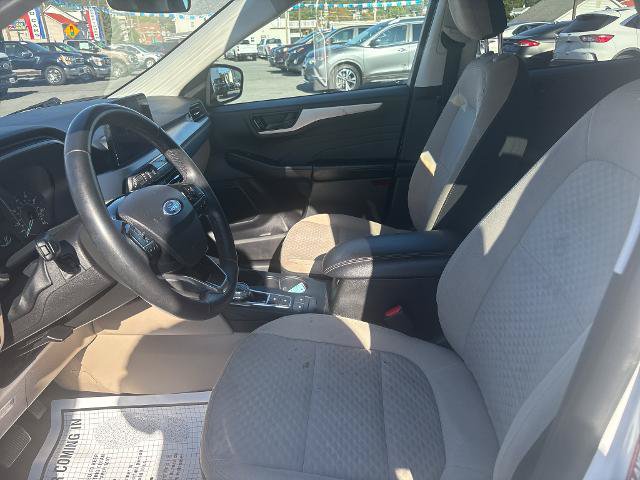 Certified 2022 Ford Escape SE w/ Cold Weather Package AWD/4WD image 11