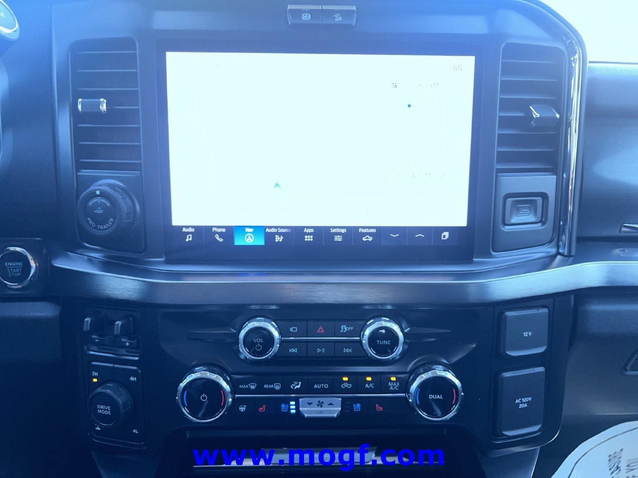 Certified 2025 Ford F350 Lariat w/ Lariat Ultimate Package AWD/4WD image 7