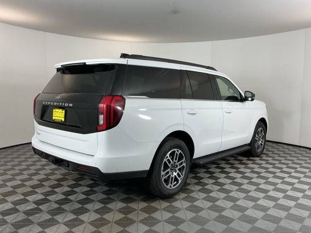 Certified 2025 Ford Expedition Active AWD/4WD image 4