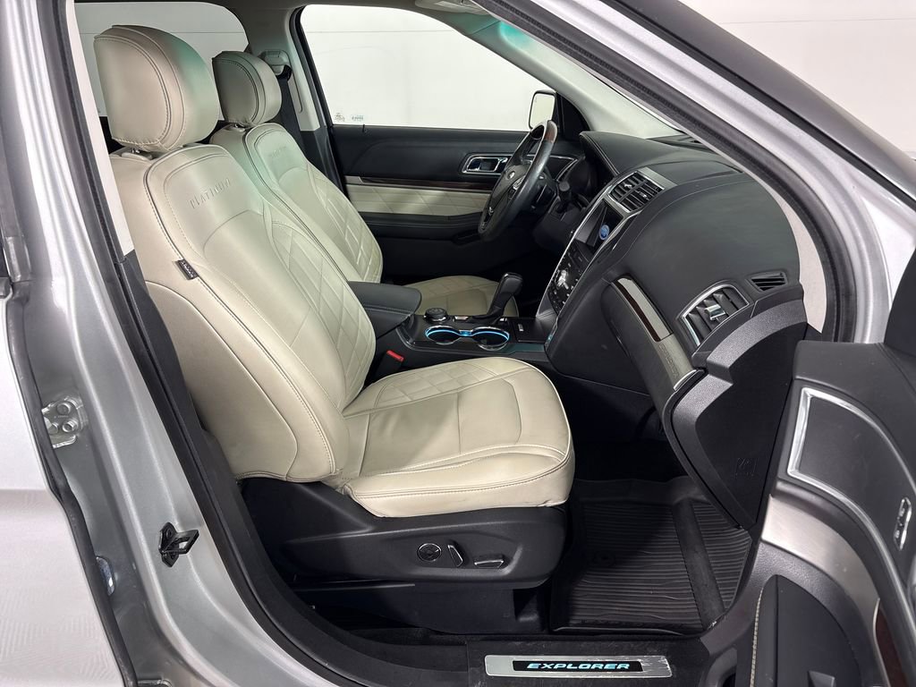Certified 2017 Ford Explorer Platinum AWD/4WD image 8