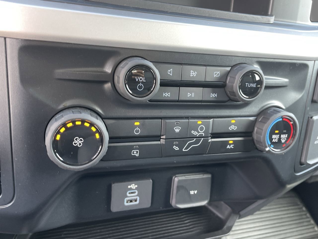 Certified 2024 Ford F350 XLT w/ 360-Degree Camera Package AWD/4WD image 22