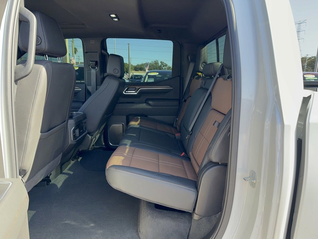 Used 2025 Chevrolet Silverado 1500 High Country image 13