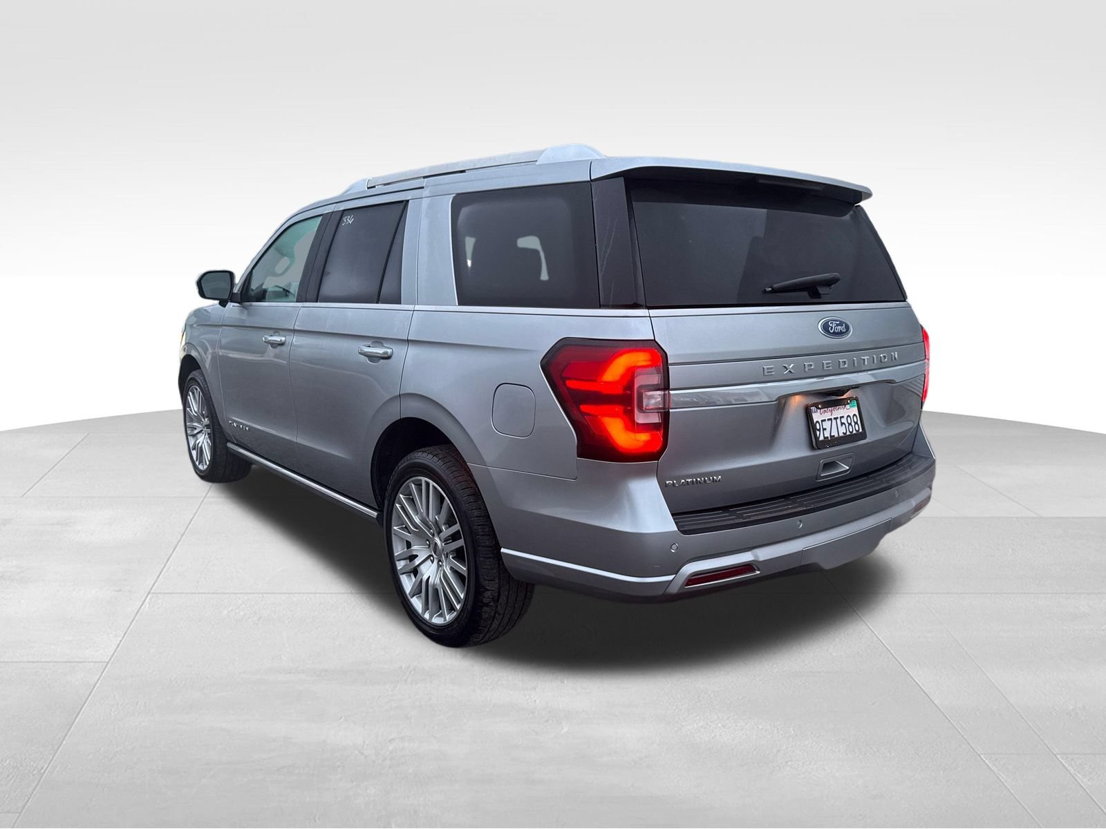 Certified 2023 Ford Expedition Platinum AWD/4WD image 3