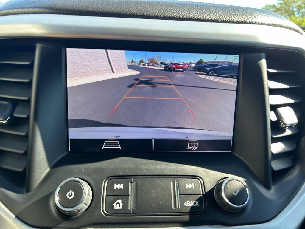 Used 2023 GMC Acadia SLE w/ Driver Convenience Package FWD image 15