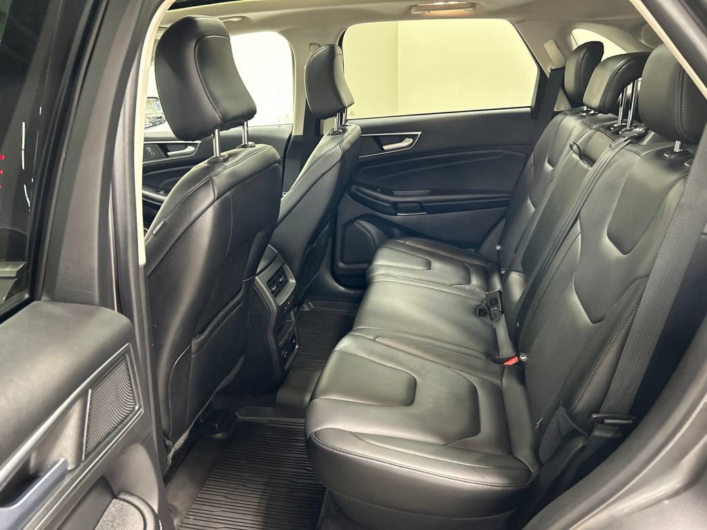 Certified 2022 Ford Edge Titanium w/ Equipment Group 301A AWD/4WD image 29