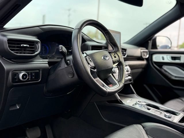 Certified 2023 Ford Explorer ST w/ Technology Package AWD/4WD image 12