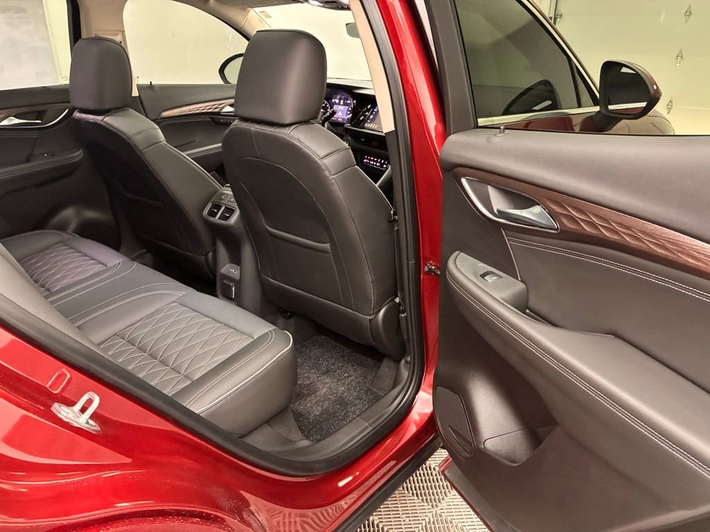 Used 2023 Buick Envision Avenir image 31