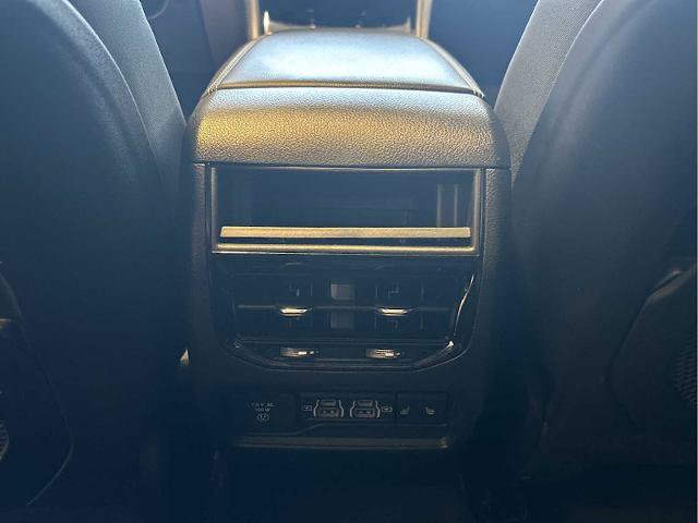 Used 2023 Jeep Grand Cherokee 4WD 4xe w/ Luxury Tech Group II image 21