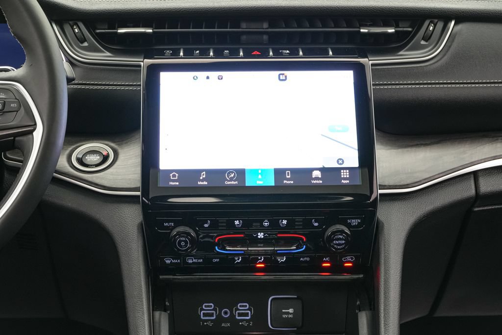 Used 2023 Jeep Grand Cherokee Limited w/ Luxury Tech Group II AWD/4WD image 15
