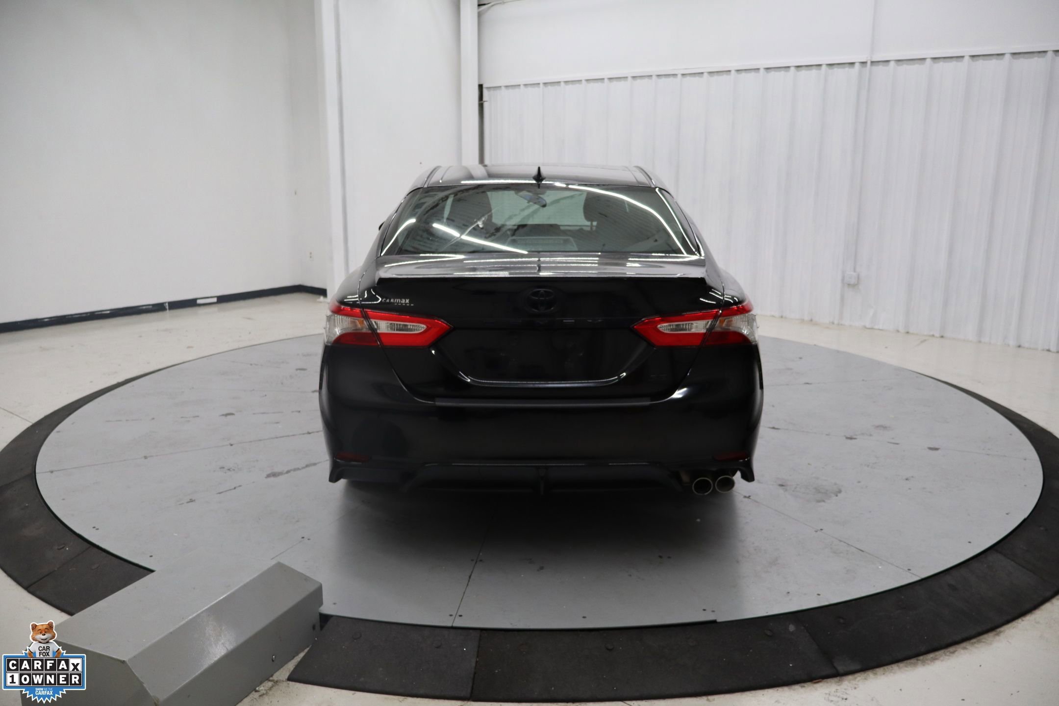 Used 2019 Toyota Camry SE image 4