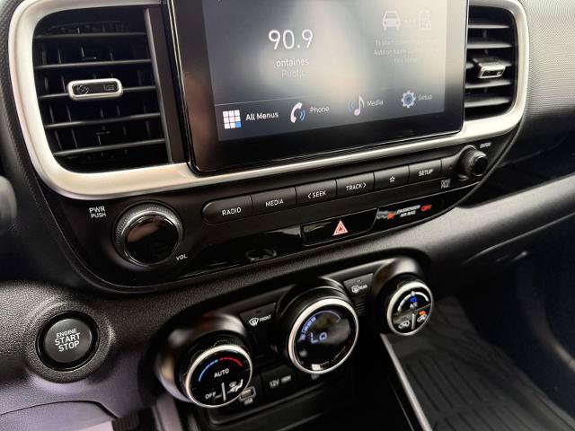 Used 2024 Hyundai Venue SEL FWD image 23