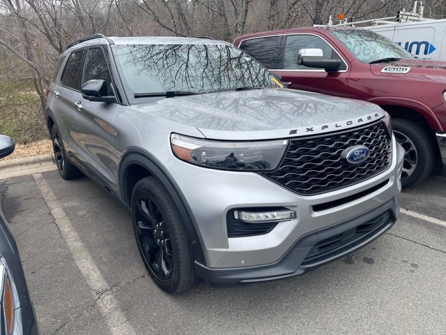 Certified 2020 Ford Explorer ST w/ ST Street Pack image 2