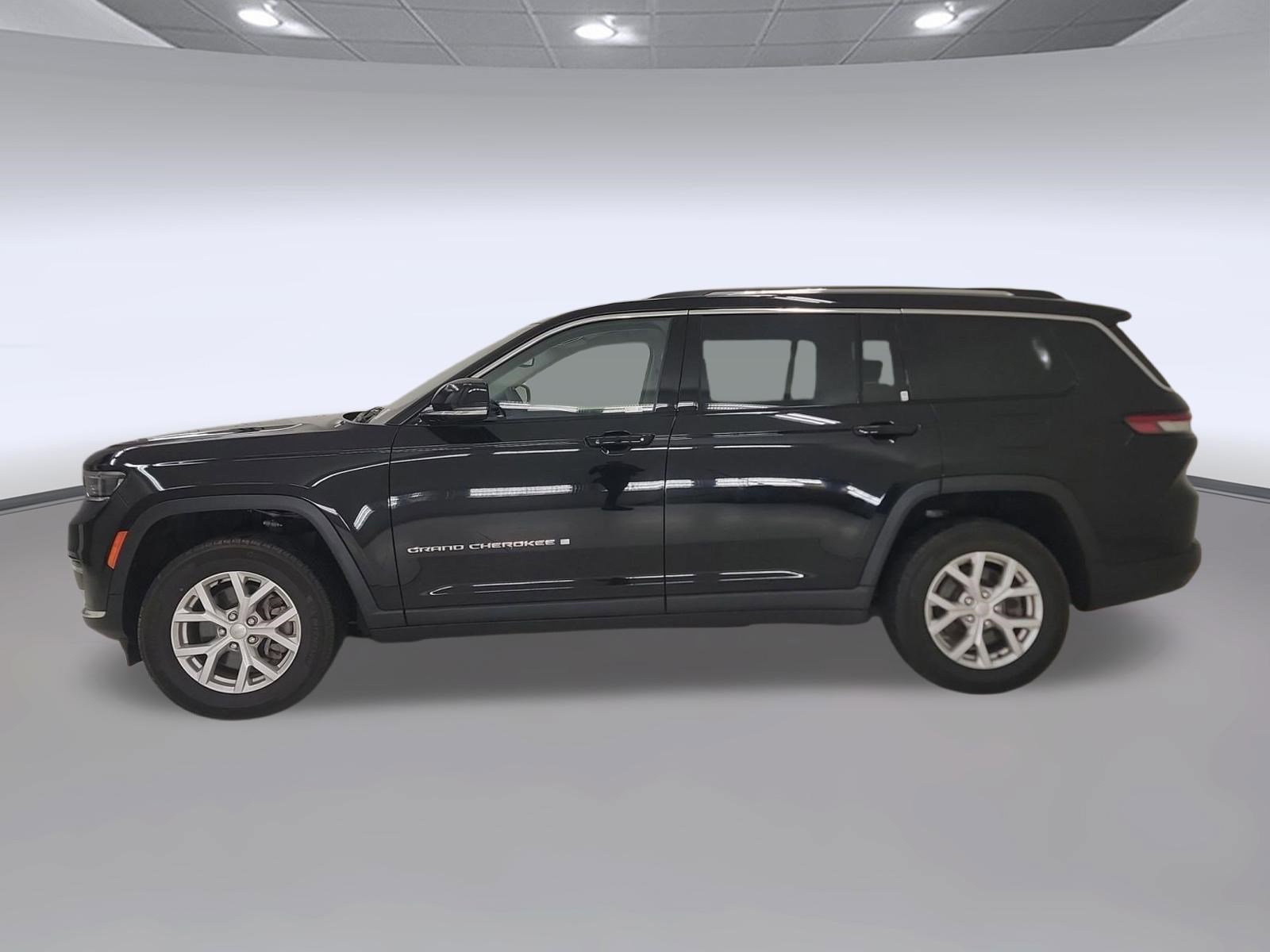 Used 2023 Jeep Grand Cherokee L Limited w/ Trailer Tow Group (B) AWD/4WD image 2