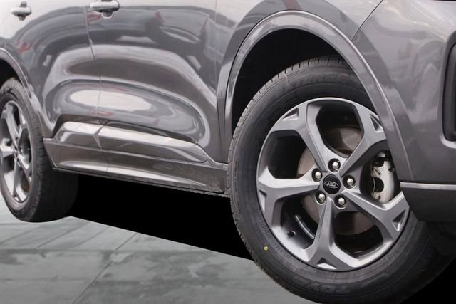 Certified 2024 Ford Escape ST-Line image 6