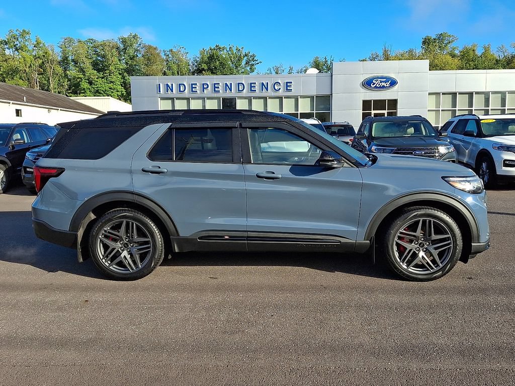 Certified 2025 Ford Explorer ST AWD/4WD image 12