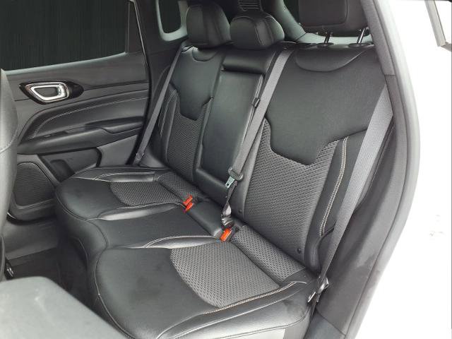Used 2024 Jeep Compass Latitude w/ Convenience Group AWD/4WD image 17