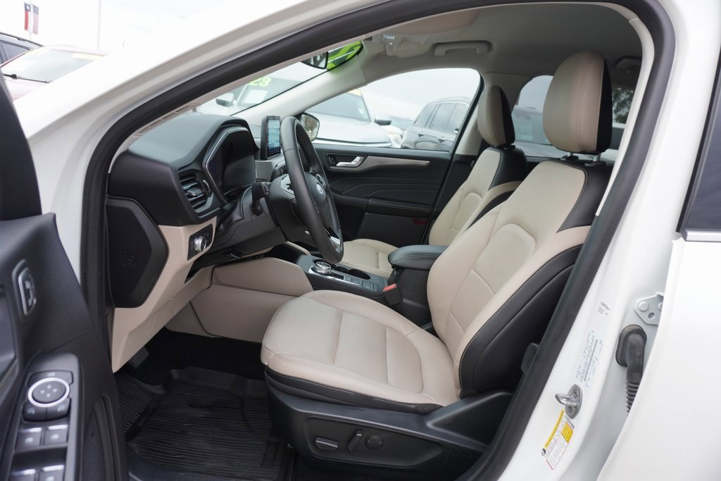 Certified 2022 Ford Escape Titanium image 7