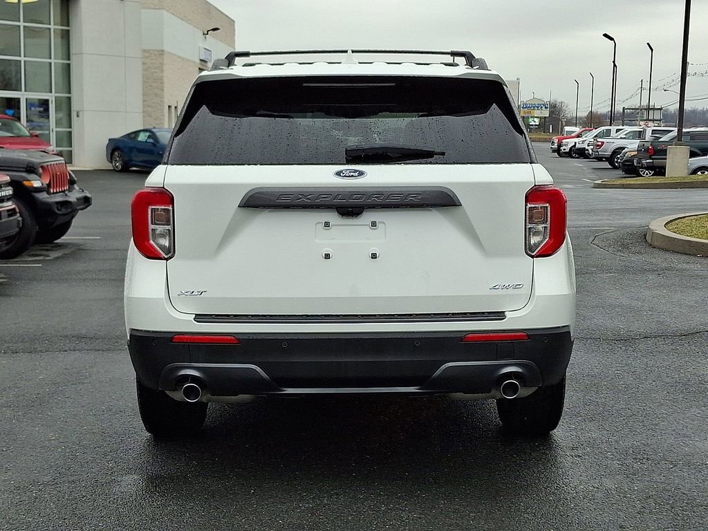Certified 2024 Ford Explorer XLT w/ Equipment Group 202A image 5