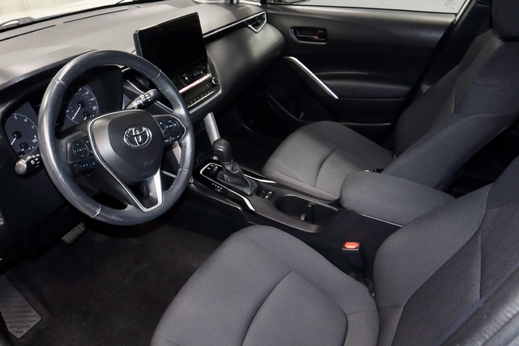 Used 2024 Toyota Corolla Cross LE w/ Moonroof Package AWD/4WD image 22