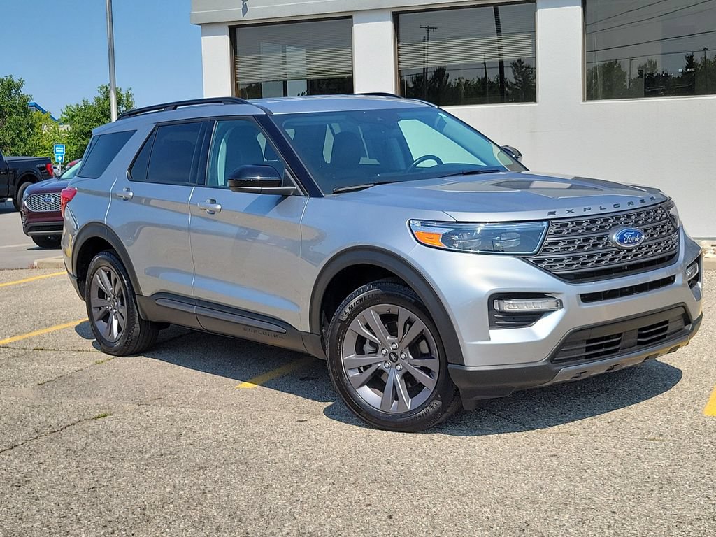 Certified 2023 Ford Explorer XLT w/ Equipment Group 202A AWD/4WD image 31