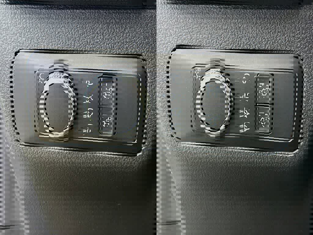 Certified 2022 Ford Escape SE w/ Cold Weather Package image 26