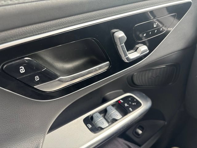 Used 2024 Mercedes-Benz GLC 300 image 21