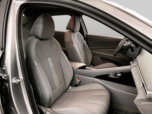 Used 2023 Hyundai Elantra SEL w/ Convenience Package FWD image 7