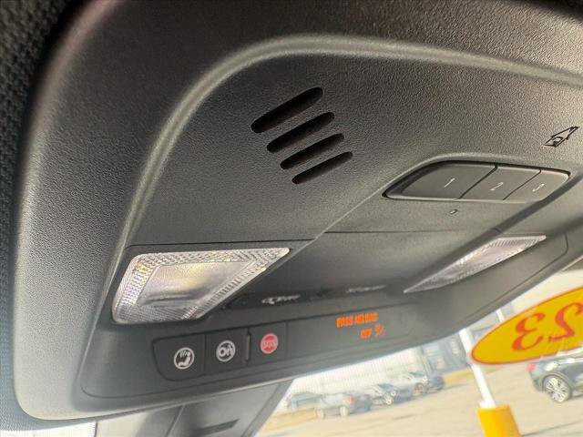 Used 2023 Chevrolet Traverse LT image 19