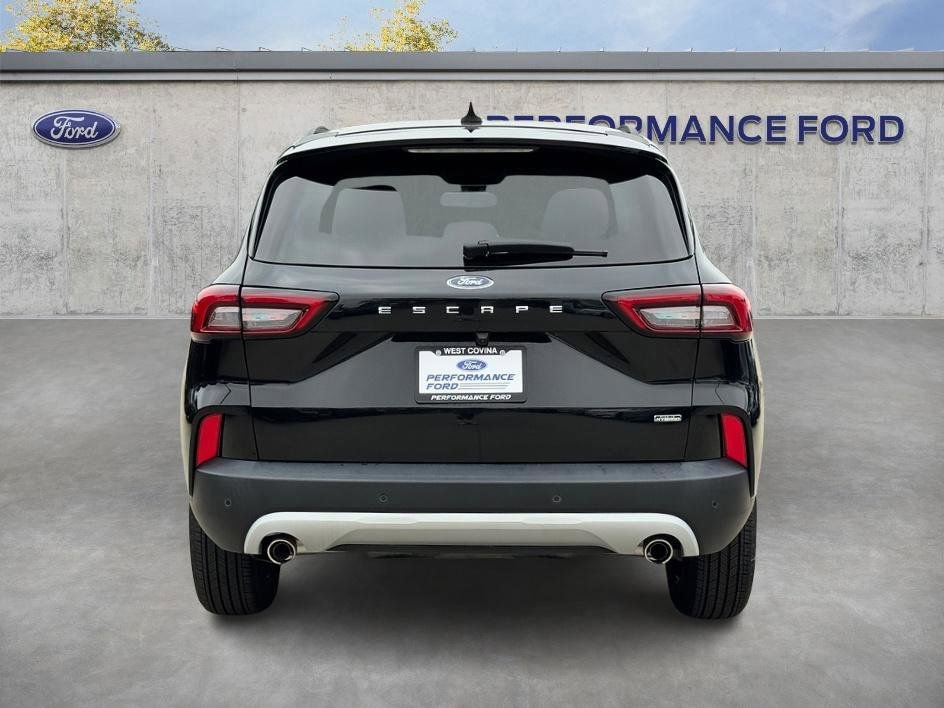 Certified 2023 Ford Escape SE FWD image 8