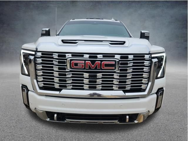 Used 2024 GMC Sierra 2500 Denali w/ Denali Reserve Package AWD/4WD image 3