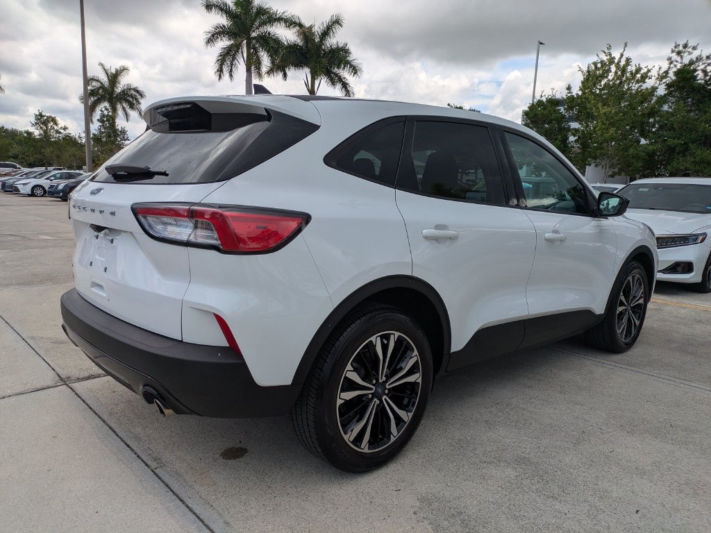 Certified 2022 Ford Escape SE FWD image 4