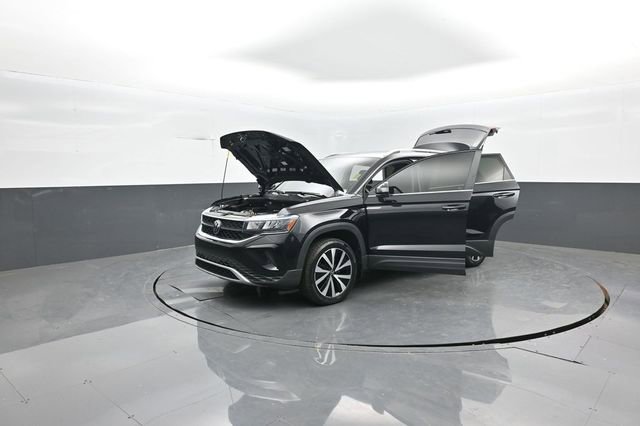 Used 2022 Volkswagen Taos SE image 38