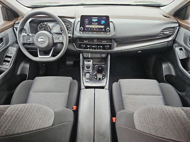 Used 2023 Nissan Rogue SV FWD image 17