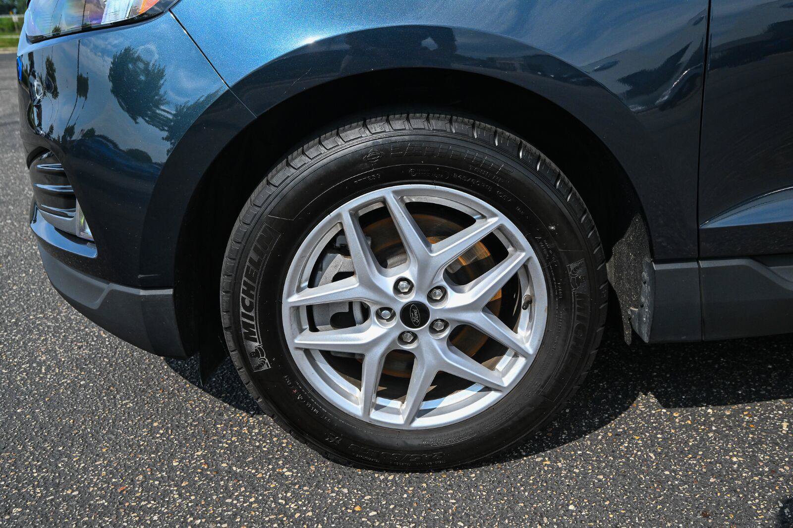 Certified 2024 Ford Edge SEL w/ Convenience Package AWD/4WD image 12