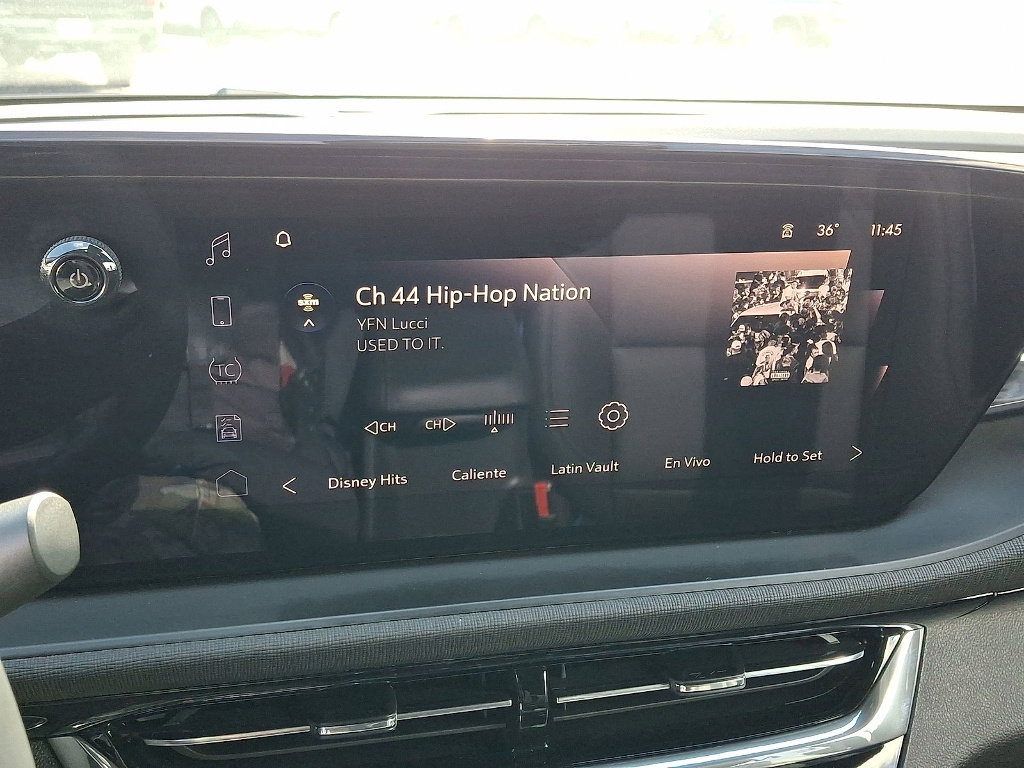 Used 2025 Buick Envista Sport Touring w/ Convenience II Package image 14