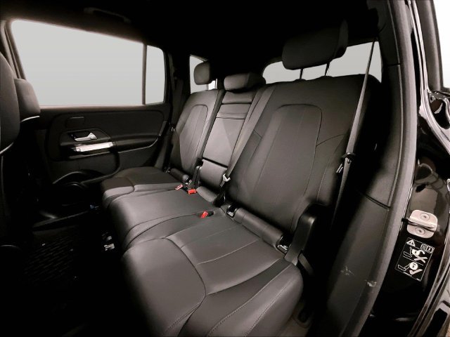 Used 2026 Mercedes-Benz GLB 250 4MATIC image 25